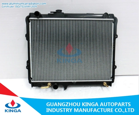 China Aluminum Core Toyota Automotive Radiator For HILUX 2.4 PA26 / AT Silver supplier