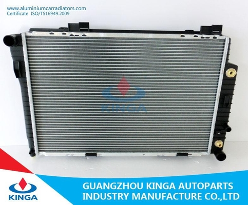 China Plate Custom Auto Radiator Mercedes Benz Radiator PA 617*418*32mm supplier